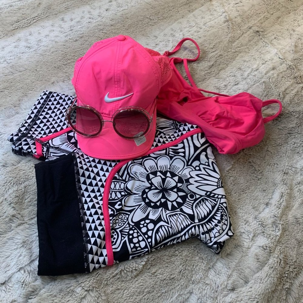 Trina Turk recreation size M yoga bra